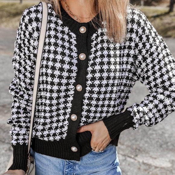 Cardigan Sweater V Neck Button Down Plaid Knit - Picture 6 of 7